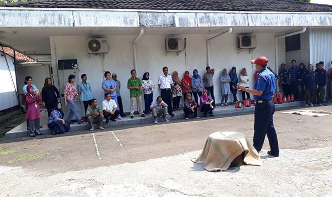 Pelatihan tahunan pemadam kebakaran diluar ruangan