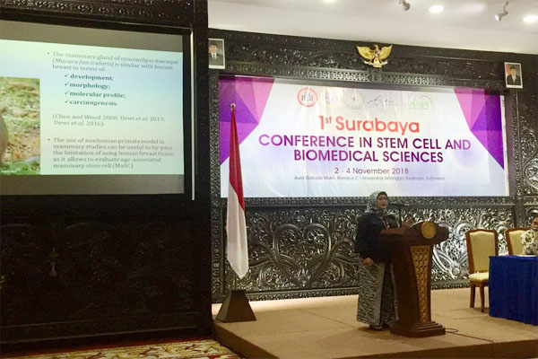 Dr. Silmi Mariya saat presentasi dalam acara International Conference in Stem Cell and Biomedical Sciences