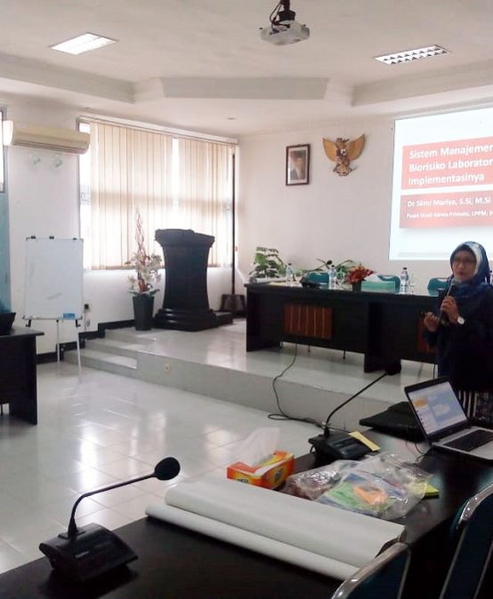 Dr. Silmi Mariya Becomes a Speaker at Lampung Veterinary